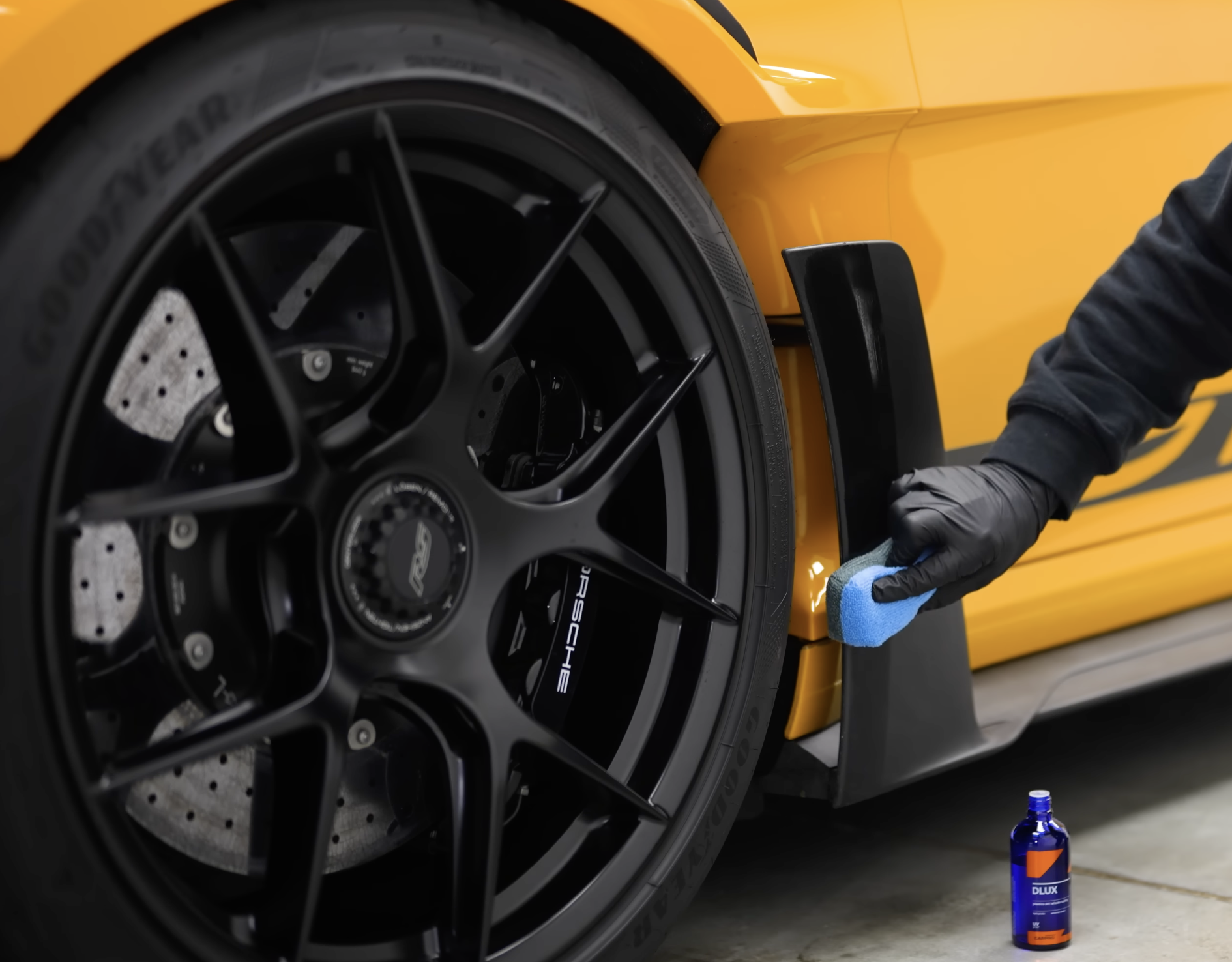 How much does a mobile car wash in London cost (and why)